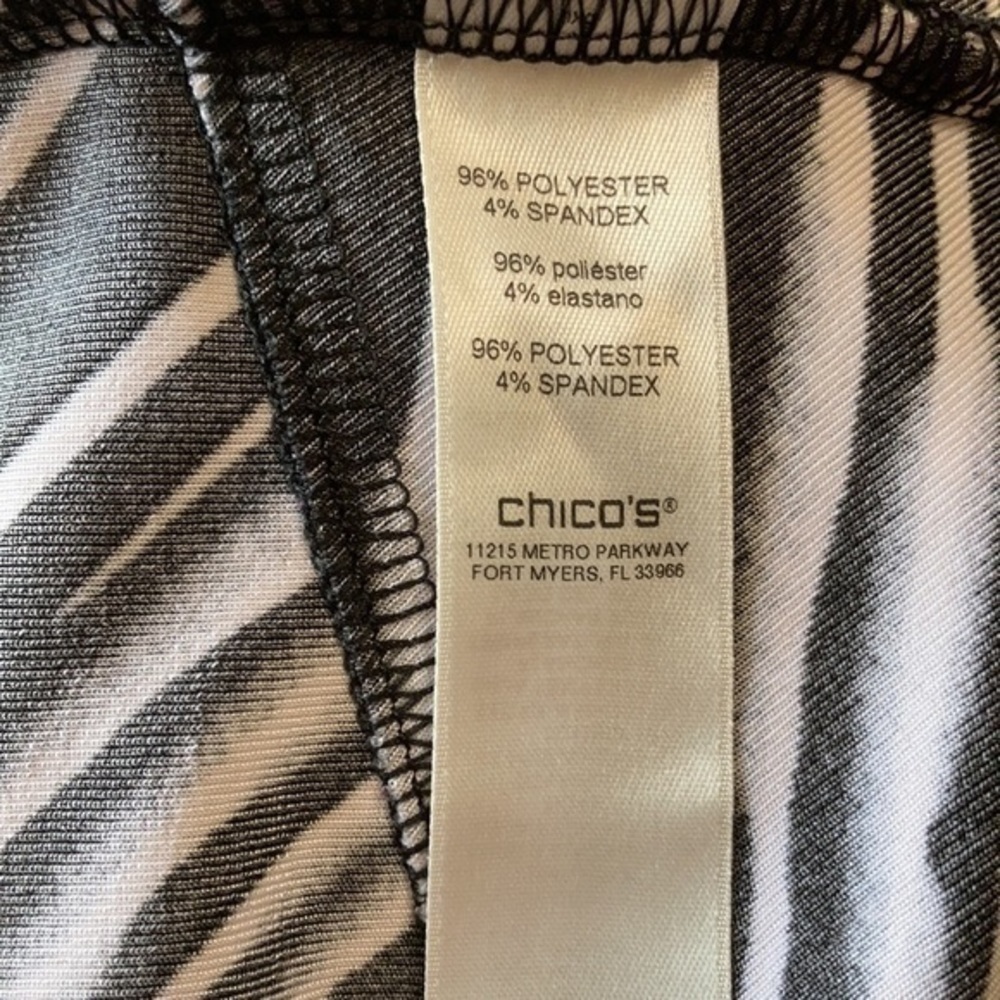 Chico’s size 2, asymmetrical black & white V-neck - Picture 7 of 10